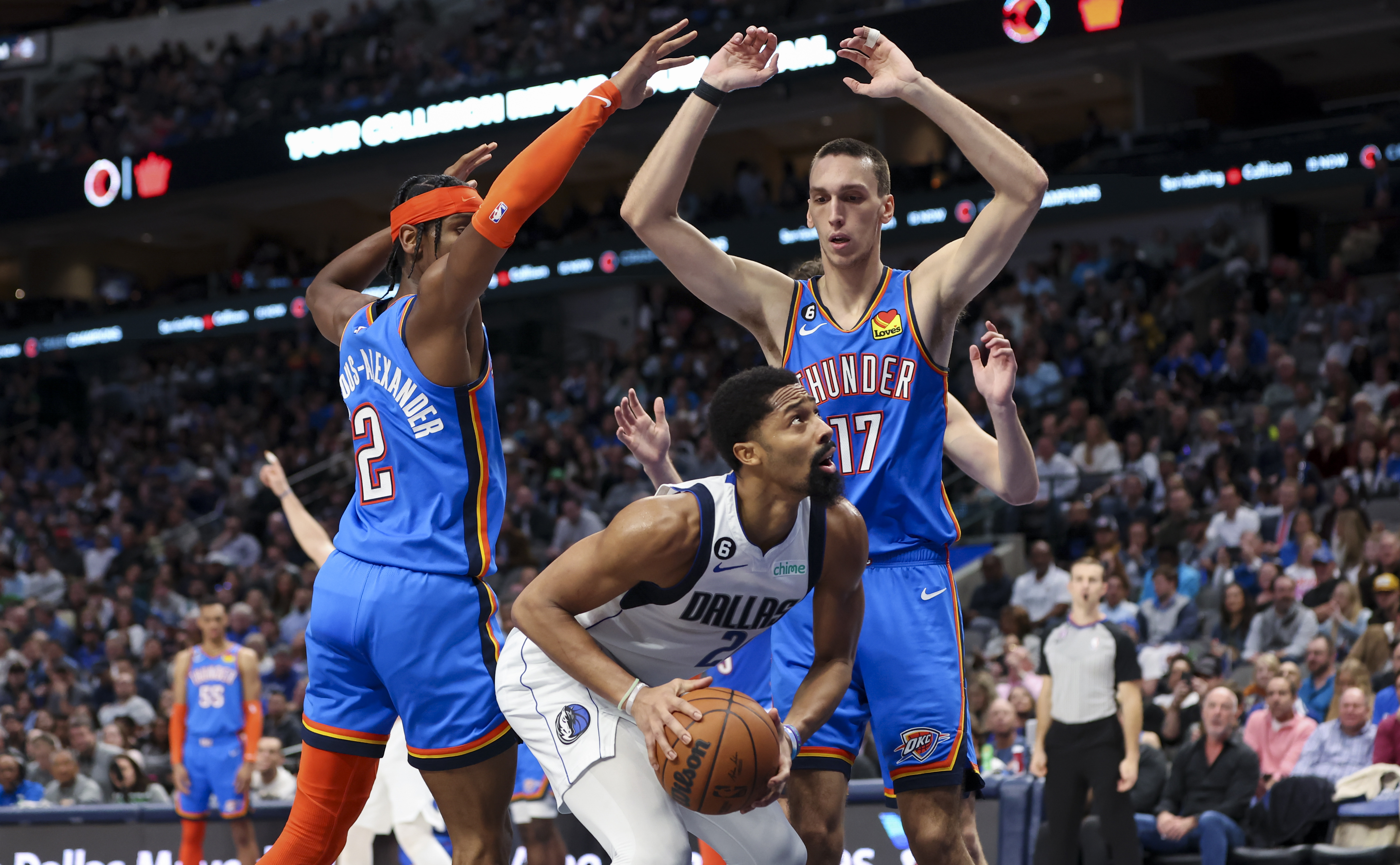 NBA: Oklahoma City Thunder at Dallas Mavericks